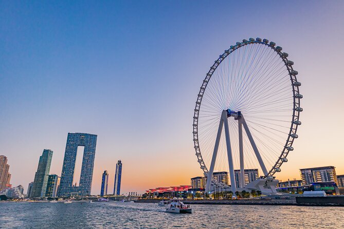 1 HR - Dubai Marina Luxury Yacht Tour - Onboard Comfort: Music, Shared-Tour Energy, and a Virtual Guide