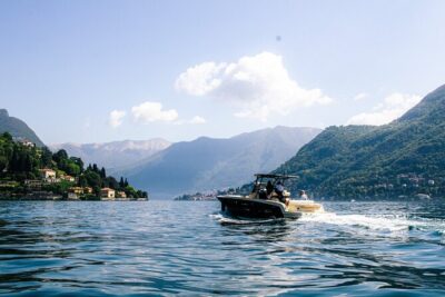 1H Private Cruise Lake Como Tender Yacht Invictus 6 pax - Como to Cernobbio: the “villa parade” stretch from the water