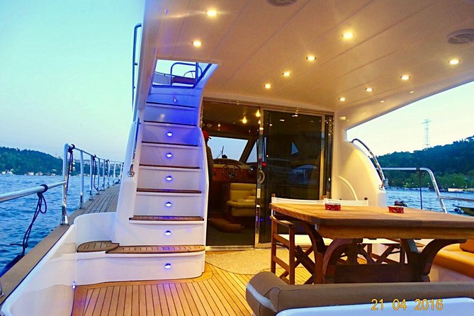 2 - Hours Bosphorus Yacht Cruise - Hagia Sophia and Topkapı Palace: big-name sights in short time