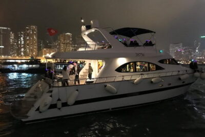 2025 Chinese New Year Fireworks Open Bar Yacht Dinner Cruise HK - The 3-hour Victoria Harbour cruise: open bar, snacks, and party energy