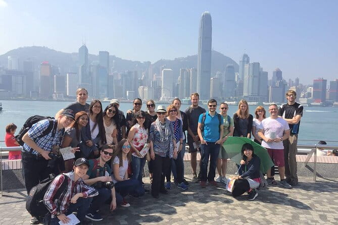 2025 Chinese New Year Fireworks Open Bar Yacht Dinner Cruise HK - Food and drinks: what’s included, and what to expect from the value