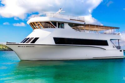3 Story 100ft Hip Hop Yacht Party with 3 Hour Open Bar - The Live DJ Set: Hip Hop, Latin, Top 40