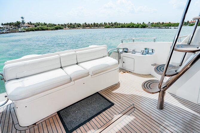 4 Hour 50' Azimut Yacht All-Inclusive in Tulum & Playa del Carmen - Ceviche and Guacamole Onboard: Eating Like You’re in Good Hands