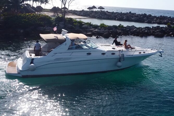 4 hours - Private 48ft Yacht all inclusive in Tulum and Playa del Carmen - Private 48ft Yacht From Puerto Aventuras: A Clean, Simple Day on the Water