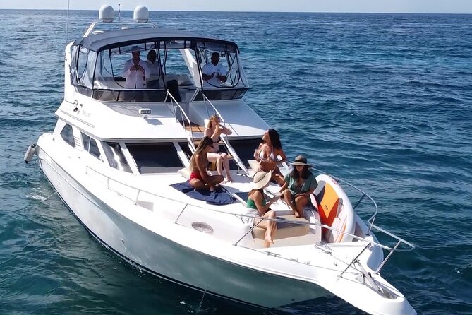 4 hours snorkel & beach tour - Private Yacht 47 ft - Open bar included: good to know what you’re actually getting