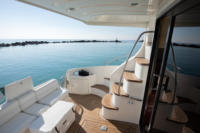 4H 42' Azimut Yacht All-Inclusive from Tulum & Playa del Carmen. - Why a private Azimut charter from Puerto Aventuras feels special
