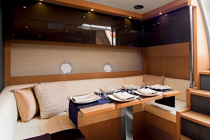 52' Azimut Yacht Charter - 52’ Azimut on Biscayne Bay: What the Boat Setup Means for Comfort