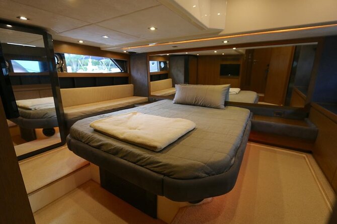 52' Azimut Yacht Charter - Star Island, Fisher Island, and the Sculpted Shoreline Details