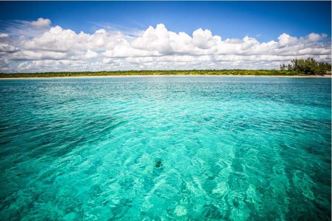 5H 42' Azimut Yacht All-Inclusive from Tulum & Playa del Carmen. - La Bocana: the shallow, clear-water “finale party” moment