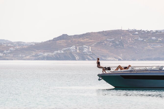 Boat - yacht tours at Mykonos - Wi-Fi and Bluetooth: the modern conveniences that don’t ruin the day