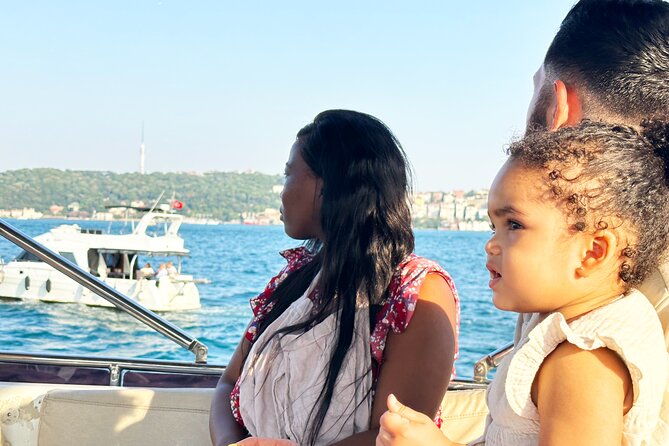 Bosphorus & Golden Horn: Sunset Yacht Cruise with Expert Guide - The guide factor: English quality and audio you should plan around