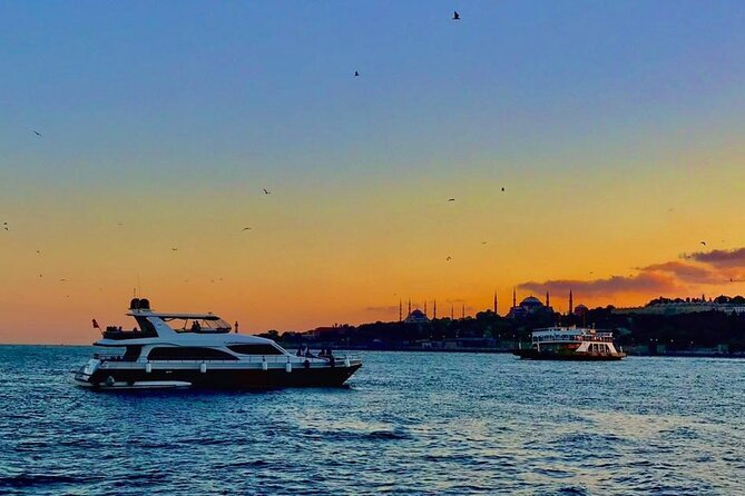 Bosphorus Sunset: An Enchanting Yacht Cruise in Istanbul - Food, drinks, comfort, and the onboard rhythm