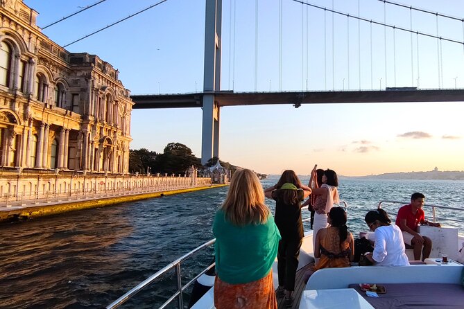 Bosphorus Sunset Cruise with Live Guide on Luxury Yacht - Bridges and fortresses: Bosphorus Bridge, Rumeli Hisarı, Fatih Sultan Mehmet, Anadolu Hisarı