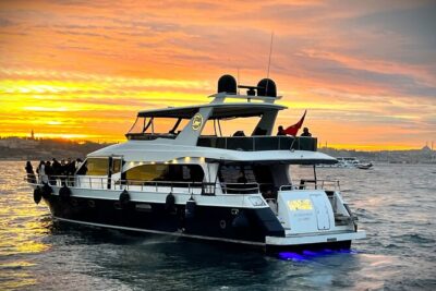 Bosphorus Sunset Yacht Experience: Istanbul’s Best - Value For About $48: Drinks, Canapés, And Guide Time