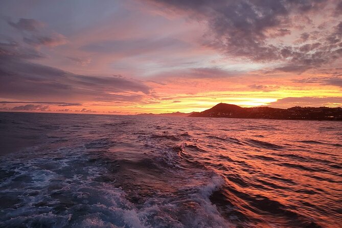 Cabo Arch Sunset Yacht Tour - Dinner & Drinks — Up to 18 Guests - Price and Value: Is $999 Per Group Worth It?