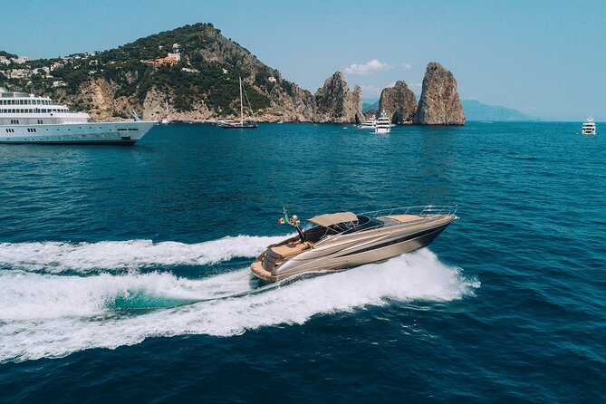 Capri private luxury yacht cruise from sorrento on Riva rivale 52 - Key highlights of this private Riva Rivale 52 Capri day