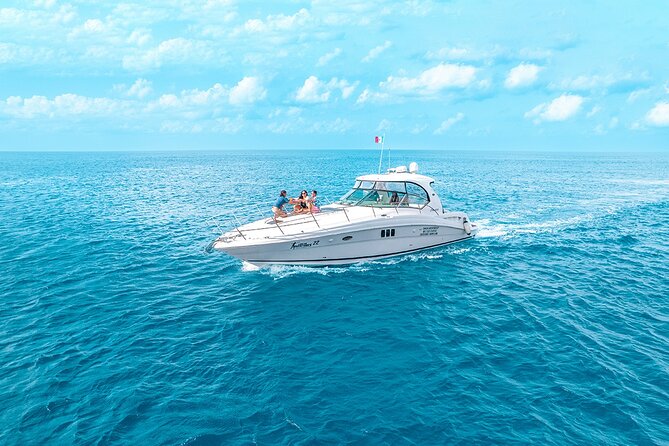 Cozumel Private Yacht and Snorkel with Lunch and Open Bar Onboard - Private Yacht and Snorkel in Cozumel: the vibe you’re paying for