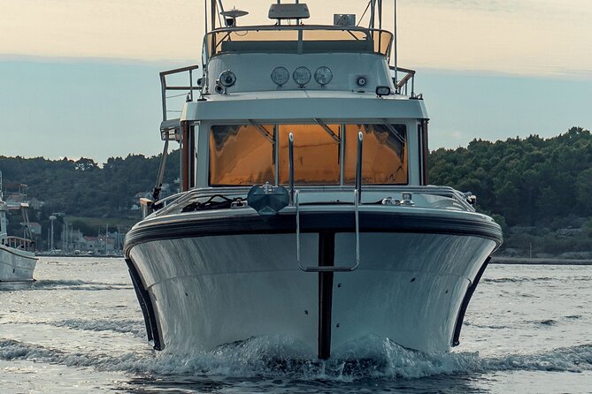 Croatia Luxury Villa and Yacht Combo Package on Korcula Island - Dubrovnik by yacht: less traffic, more time in the Pearl of the Adriatic