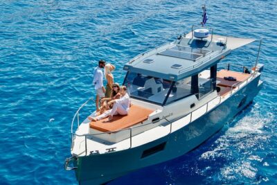 Diamond 36 Private Motor Yacht Caldera Cruise - Pickup to dock, then back to your hotel: the stress-free setup