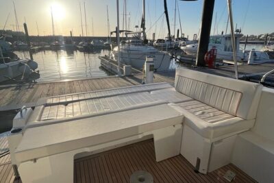 Douro Tour on a Private Yacht in Porto - Luís I Bridge and S. João: the center-of-Porto camera moment