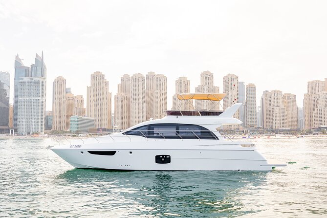 Dubai: 52ft Private Luxury Yacht For Rental - Boarding at Dubai Harbour Yacht Club: quick, organized, low-stress