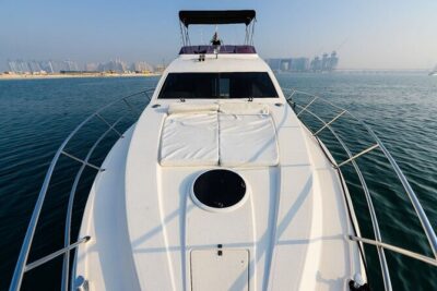 Dubai Marina Yacht Charters: Luxury on the Waves - Swimming and stop windows: Atlantis-area breaks and Blue Lagoon