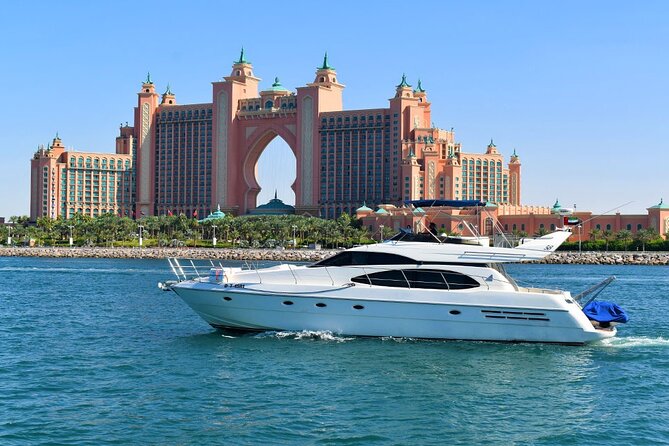 Dubai Yacht Rental - Book 58 ft Private Yacht up to 28 persons - The Etosha layout: A/C luxury and space that actually feels like yours