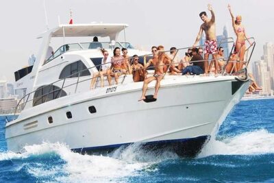 Exclusive Luxury Yacht Ride - Starting point: Dubai Marina Yacht Club and what to expect