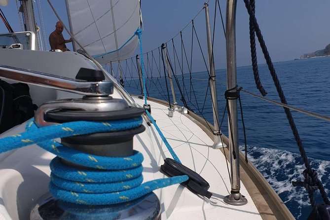 Excursion by Sailing Yacht - Sailing vs motoring: how wind can change your day