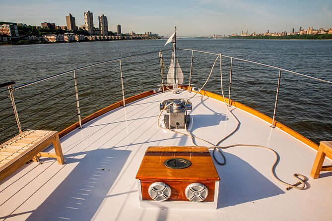 Fall Foliage Cruise on Yacht Full Moon from Chelsea Piers - What to Bring (So Fall Doesn’t Beat Your Photos)