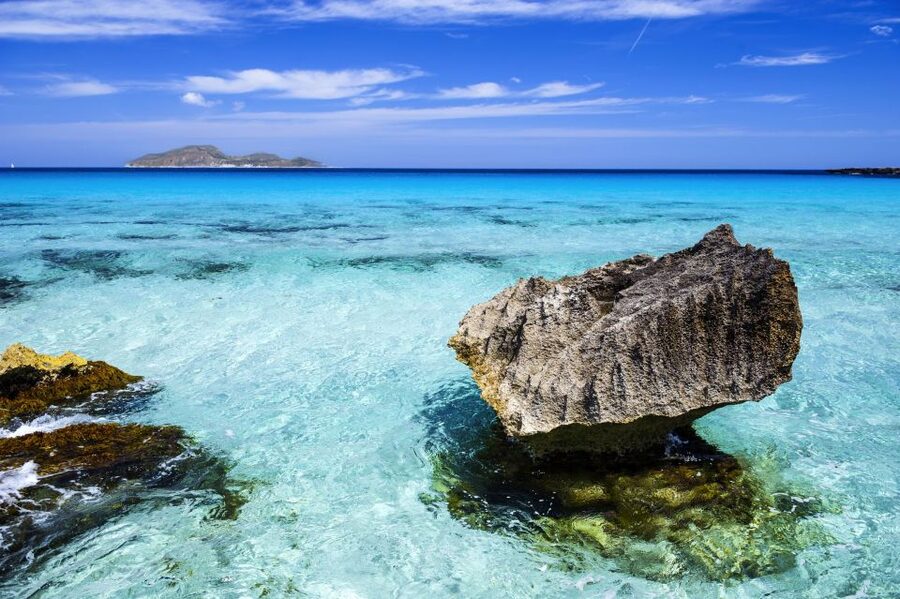 From Trapani: Favignana and Levanzo Yacht Tour with Stops - Why a Yacht Day Between Trapani, Favignana, and Levanzo Works