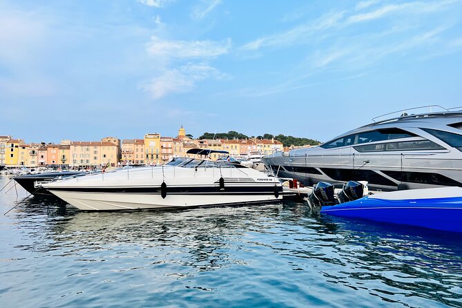 Full Day Private Yacht Charter on our Pershing 40 in Saint Tropez - Cap Taillat: a secluded reach that’s hard by car