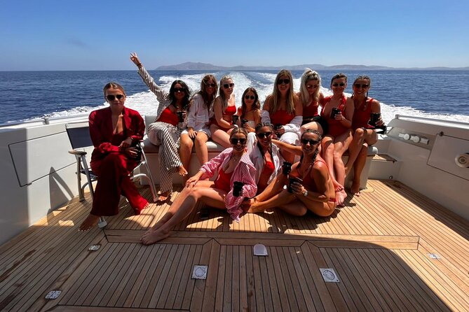Full Day Private Yacht Cruise in Mykonos on a Ferretti Altura 52s - Food and drinks onboard: the included comfort that matters