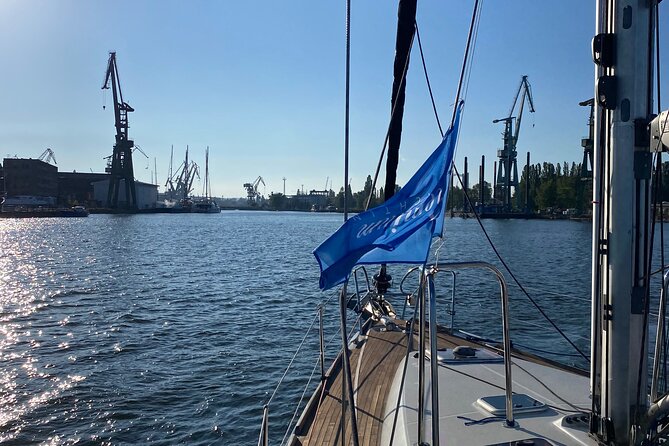 Gdansk Motlawa and Port Yacht Cruise with Welcome Drink - Gdańsk port views in 1h50: what this cruise really delivers