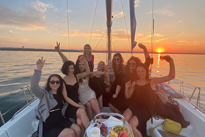 Gdansk Motlawa and Port Yacht Cruise with Welcome Drink - Service and guiding: the human factor makes the trip feel smooth