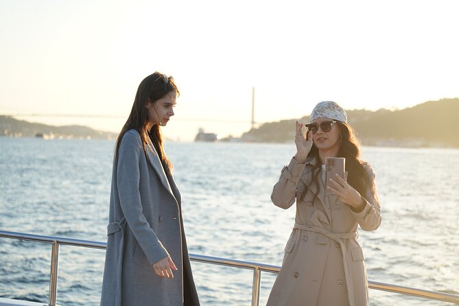 Guided Bosphorus Afternoon Cruise on Yacht - Rumeli Hisarı and Anadolu Hisarı: the defense logic of the strait