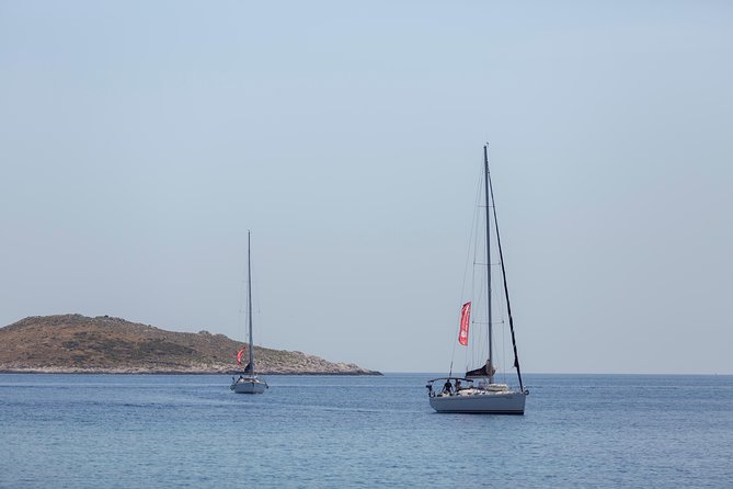 Hvar - Full Day Sail on a yacht - friendly skipper- small group - lunch optional - Dubovica Bay and the nearby Zaraće vibe: pebble beach + clear water