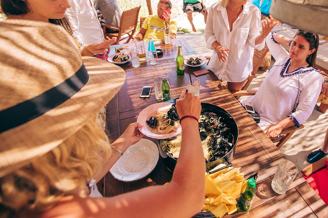 Hvar - Full Day Sail on a yacht - friendly skipper- small group - lunch optional - Lučišća by Sveta Nedelja: an easy first swim base