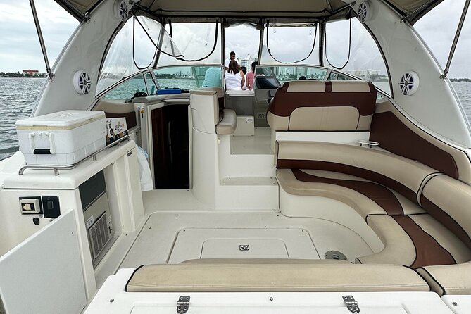 Island Fun Yacht Rental in Miami Beach - Meeting point reality: 401 Biscayne Blvd works, but arrive ready