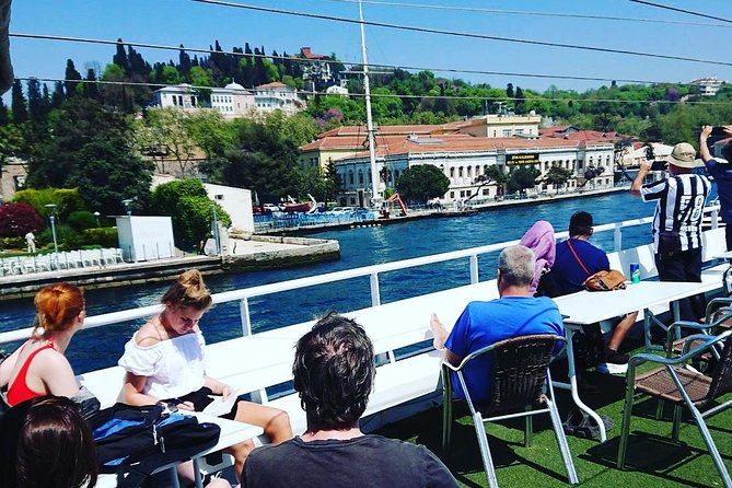 Istanbul Afternoon Bosphorus Cruise with Asian Side Stop - Back to the water: Golden Horn and the Eminönü finish near spice bazaars