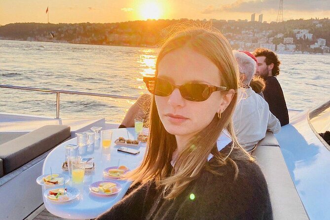 Istanbul Bosphorus Sunset Cruise on Luxury Yacht - Ortaköy and the Ortaköy Mosque: The Sunset Photo Stops You’ll Want