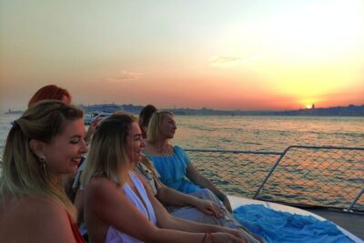 Istanbul Bosphorus Sunset Cruise with Wine on a Luxury Yacht - What’s onboard: wine, soft drinks, and snack food that won’t ruin your dinner plans