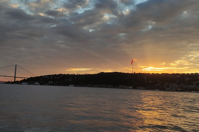 Istanbul Bosphorus Sunset Cruise with Wine on a Luxury Yacht - The Asian shore route: Beylerbeyi Palace, Kuleli Naval Station, Küçüksu Pavilion, and Maiden’s Tower