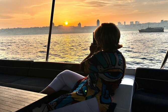 Istanbul Bosphorus Sunset Yacht Cruise - Maiden’s Tower Sunset Anchor: The Main Event at Kız Kulesi