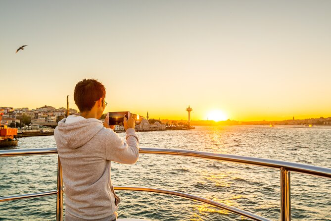 Istanbul Bosphorus Sunset Yacht Cruise with Snack and Refreshment - Why a Bosphorus sunset cruise works (and how to get the best out of it)