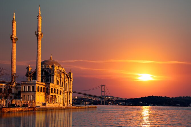 Istanbul Bosphorus Sunset Yacht Cruise with Snack and Refreshment - Beylerbeyi Palace and Maiden’s Tower: two icons that frame the night