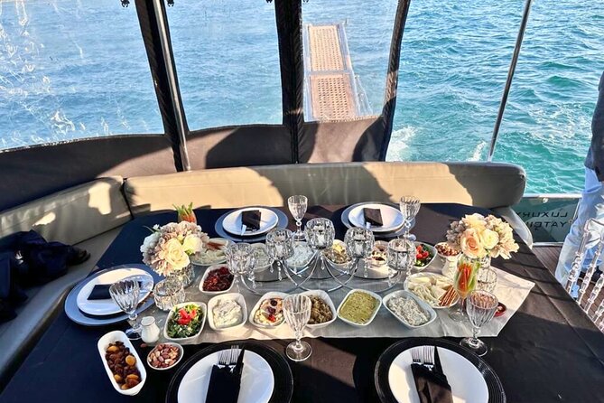 Istanbul: Luxury Private Yacht Cruise on the Bosphorus - Private Yacht on the Bosphorus: what makes it luxury