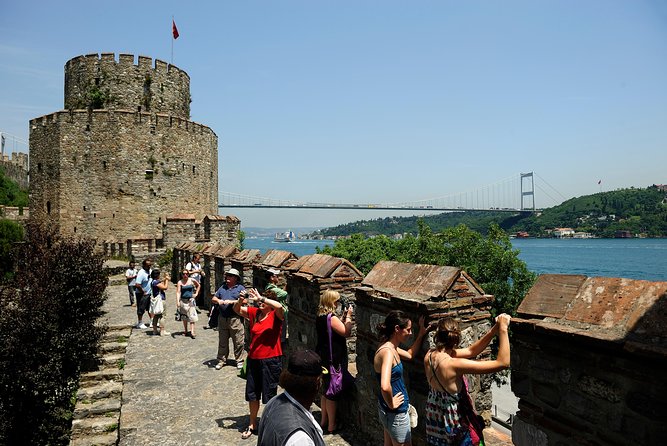 Istanbul Morning Tour: Bosphorus Yacht Cruise with Asia Stop - Snacks, drinks, and the no-lunch reality