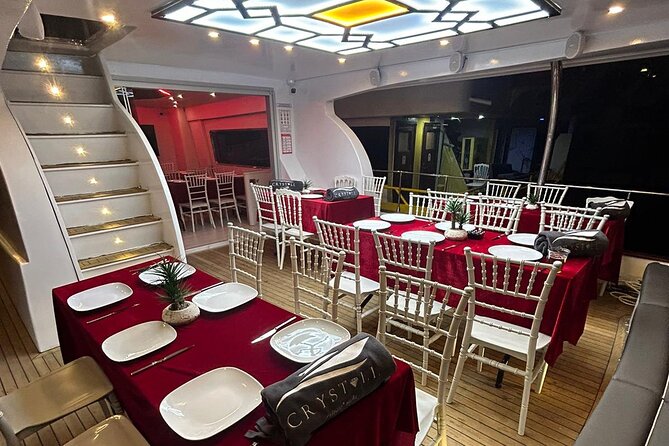 Istanbul Private Luxury Yacht on Bosphorus 25 Meter 82 Feet - Price and value: what you’re really paying for