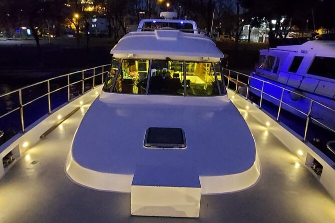 Istanbul Private Yacht Tour - 2 Hours - Ortaköy and the First Bosphorus Bridge: tea-time energy from the water